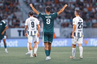 Conference League: Πρόκριση στην παράταση για το "τριφύλλι" με Ντέσερς