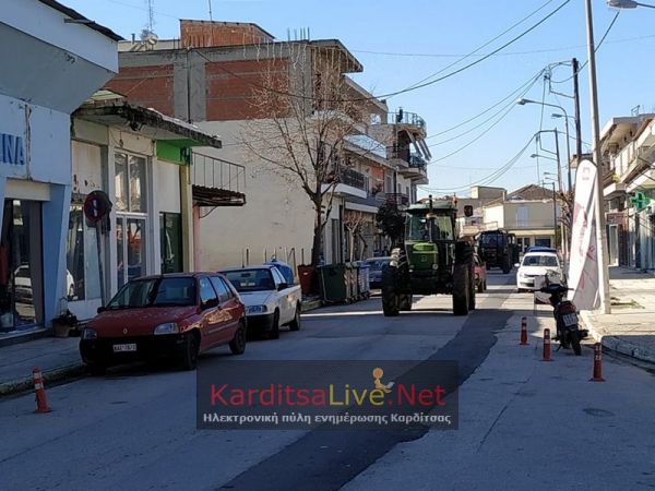 Βγάλαν τρακτέρ στον Παλαμά οι αγρότες (+Φώτο)