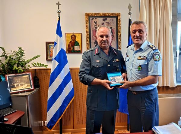 Ο Γενικός Επιθεωρητής Αστυνομίας Β. Ελλάδος, Αντιστράτηγος Γ. Δούβαλης στη ΓΕ.Π.Α.Δ. Θεσσαλίας