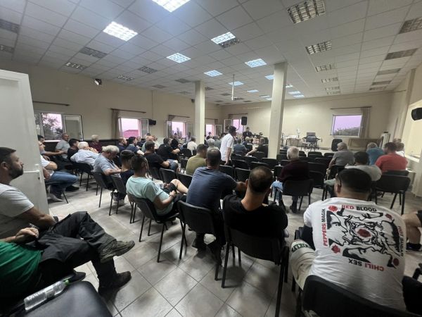 Έκτακτη συνέλευση αγροτών που αρδεύονται από το κλειστό δίκτυο της λίμνης Σμοκόβου, πραγματοποιήθηκε το βράδυ της Δευτέρας (9/6)