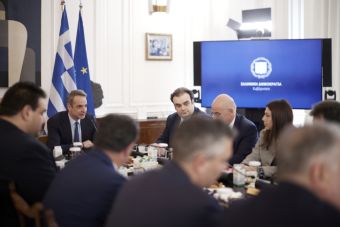 Μητσοτάκης στο Υπουργικό: Στα 880 ευρώ αυξάνεται ο κατώτατος μισθός από 1ης Απριλίου 2025