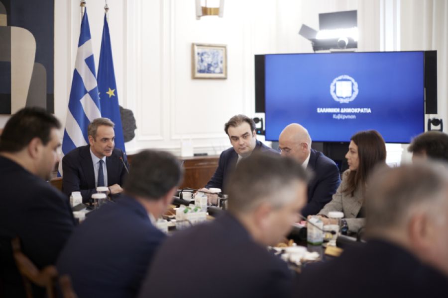 Μητσοτάκης στο Υπουργικό: Στα 880 ευρώ αυξάνεται ο κατώτατος μισθός από 1ης Απριλίου 2025