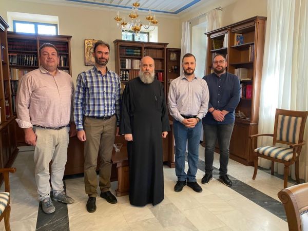 Εθιμοτυπική επίσκεψη στον Μητροπολίτη κ. Τιμόθεο πραγματοποίησε το νέο Δ.Σ. του Συλλόγου Ιεροψαλτών Καρδίτσας «Άγιος Ιωάννης ο Κουκουζέλης»