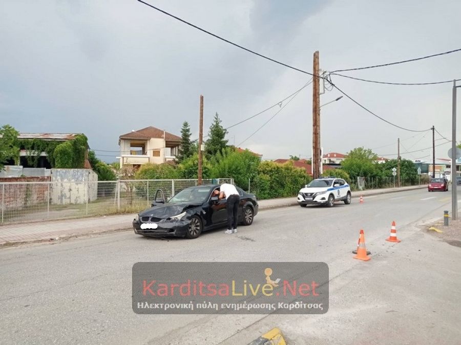 Καρδίτσα: "Καραμπόλα" τριών αυτοκινήτων με υλικές ζημιές στην Τρικάλων (+Φώτο)
