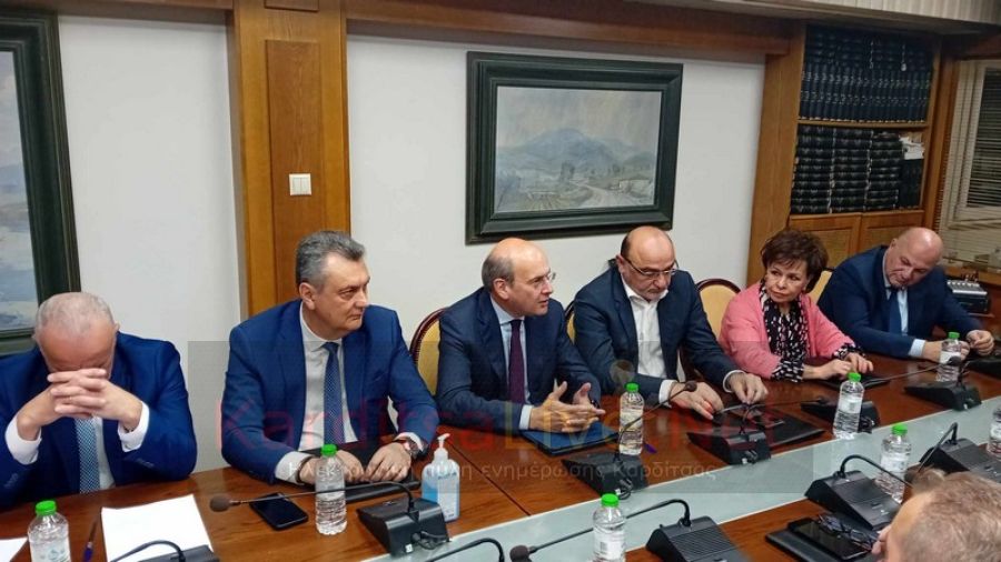 Δέσμευση Κ. Χατζηδάκη για λύση στο πρόβλημα των ιδιοκτητών ακινήτων που διεκδικεί το Δημόσιο (+Φωτο +Βίντεο)