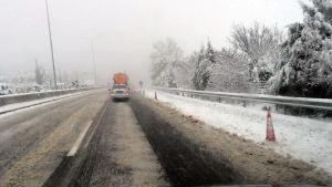 Έκτακτο δελτίο επιδείνωσης του καιρού από την ΕΜΥ: Έρχεται η κακοκαιρία "Carmel" με χιόνια και βροχές!