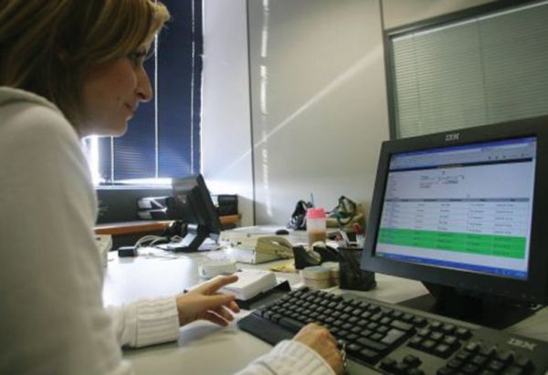 Ηλεκτρονικά από Σεπτέμβριο η πληρωμή του φόρου μεταβίβασης και η γονική παροχή χρημάτων
