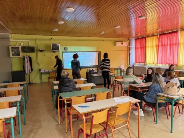 9ο Δ.Σ. Καρδίτσας: Συνάντηση γονέων με μέλη της κινητής ψυχιατρικής μονάδας "Αποστολή"