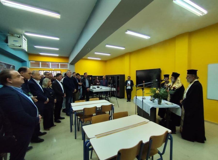 Αγιασμός της νέας αίθουσας ρομποτικής στο 1ο ΕΠΑΛ Σοφάδων από τον Σεβασμιώτατο Μητροπολίτη μας κ. Τιμόθεο