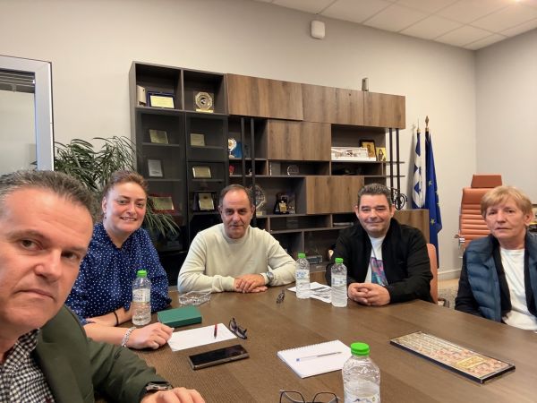 Συνάντηση εργασίας του Εμπορικού Συλλόγου Καρδίτσας με τη Δημοτική Αρχή