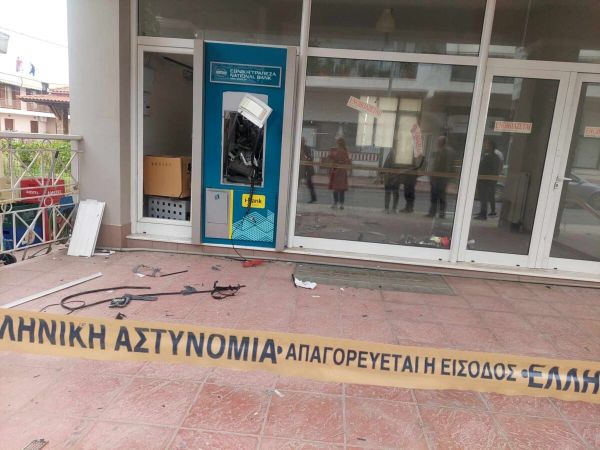 140.000 ευρώ "σήκωσαν" οι δράστες της ανατίναξης του ΑΤΜ στη Νίκαια Λάρισας