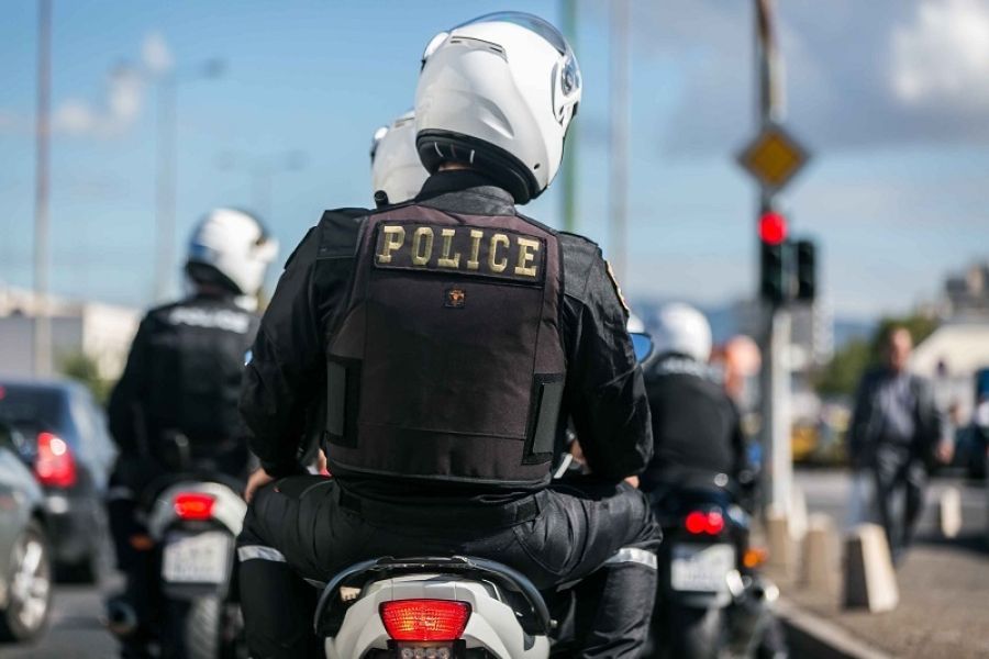 Πειραιάς: 68χρονος πυροβόλησε και σκότωσε 39χρονο έξω από υπαίθριο χώρο στάθμευσης