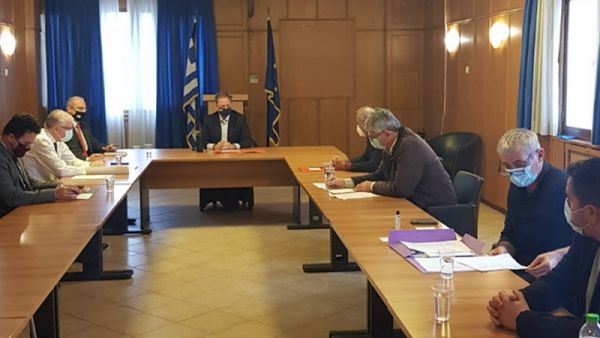 Αποχώρησαν τα τρακτέρ από τις πλατείες αλλά επίκειται τηλεδιάσκεψη με Λιβανό και Λυκουρέντζο