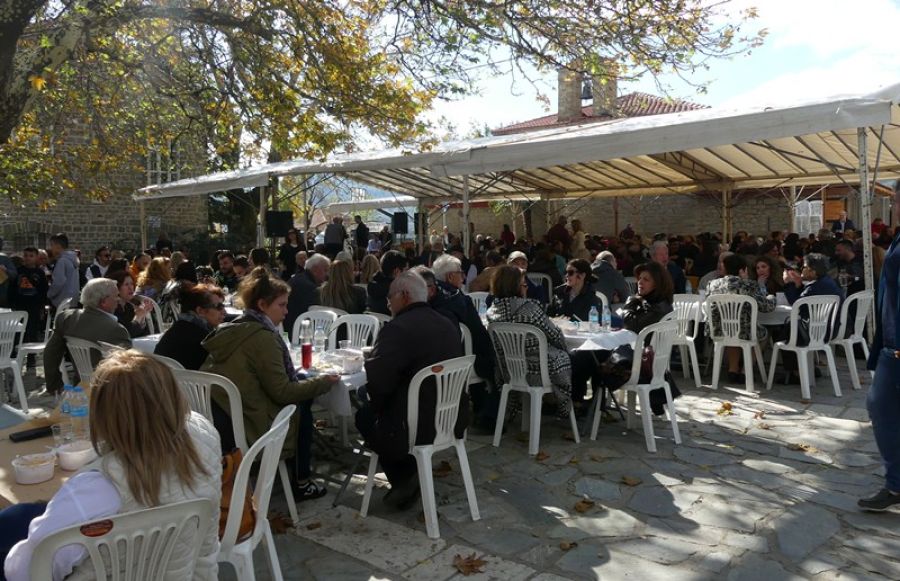 Με επιτυχία πραγματοποιήθηκε το Σάββατο (29/10) η 14η Γιορτή Τσίπουρου στη Ρεντίνα (+Φωτο)