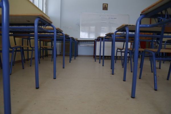 Κορονοϊός: 86 κρούσματα COVID-19 σε Γυμνάσια και Λύκεια του ν. Καρδίτσας