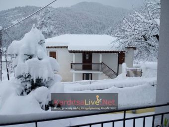 Κακοκαιρία "Μήδεια": Πάνω από 1 μέτρο χιόνι στους αυχένες της Αργιθέας