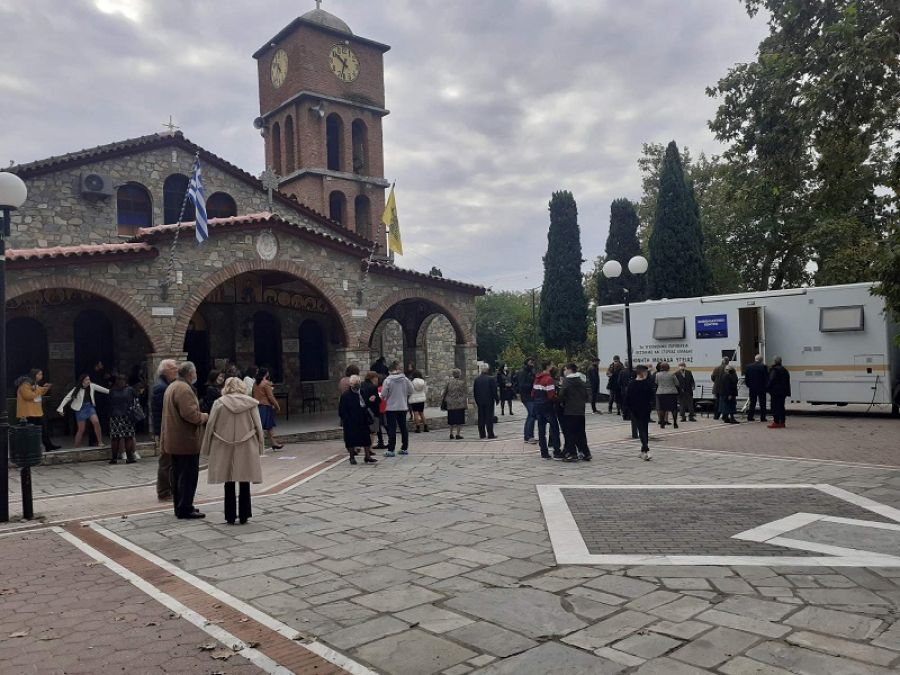 Εμβολιασμοί από την Κινητή Μονάδα της 5η ΥΠΕ στον προαύλιο χώρο του Ι.Ν. της Ζωοδόχου Πηγής στο Αργυροπούλι