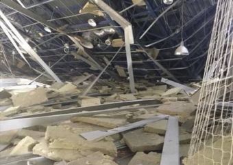 Μαρούσι: Δεν άντεξε και έπεσε η οροφή του κλειστού του «Δαΐς» (+Φώτο)