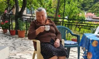 Κυπάρισσος: Συγκίνηση στο τελευταίο αντίο στη Μαρία Ευθυμίου, μητέρα 18 παιδιών