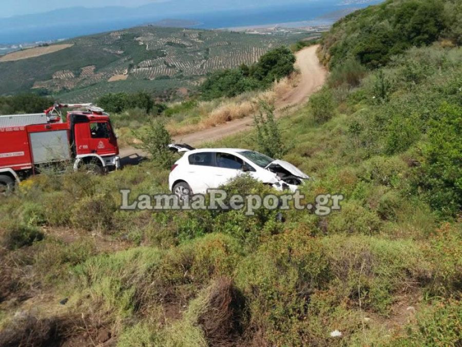 Θανατηφόρα εκτροπή αυτοκινήτου στην Αταλάντη (+Φώτο)