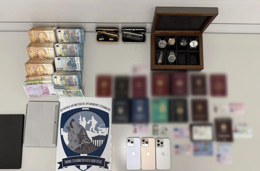 ΕΛΑΣ: Σύλληψη δύο Μολδαβών που αναζητούνταν από την Interpol - Κατασχέθηκαν πάνω από 155.000 ευρώ καθώς και πλήθος πλαστών διαβατηρίων