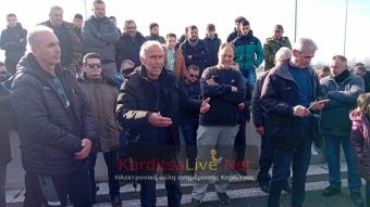 Συμβολική κατάληψη στον Ε65 και συνέλευση πραγματοποίησαν οι αγρότες που είναι αποφασισμένοι να μείνουν και να δυναμώσουν το μπλόκο (+Φωτο +Βίντεο)