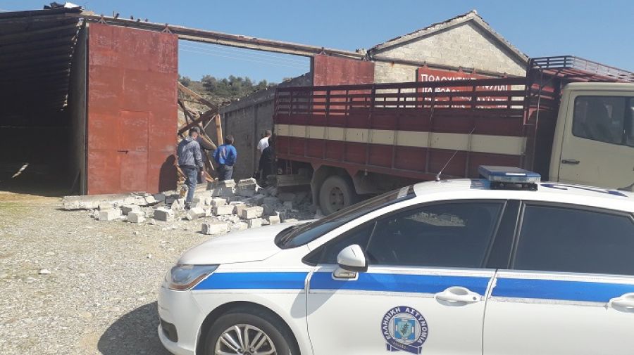Νεκρός 53χρονος στο Αγρίνιο που καταπλακώθηκε από τη στέγη αποθήκης