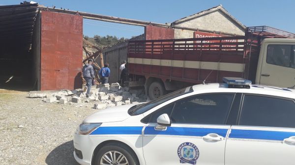 Νεκρός 53χρονος στο Αγρίνιο που καταπλακώθηκε από τη στέγη αποθήκης