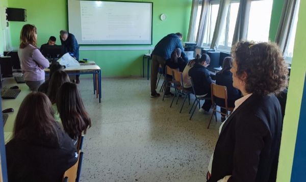 Ο σύμβουλος εκπαίδευσης (Σ.Ε), Χρ. Παπαθανασίου στο ΓΕΛ Προαστίου