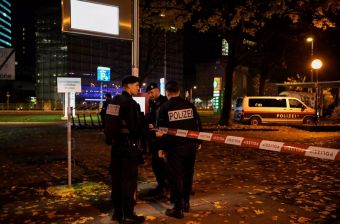 Βιέννη: 4 νεκροί από την τρομοκρατική επίθεση – Νεκρός ένας δράστης, διαφεύγει (τουλάχιστον) ένας
