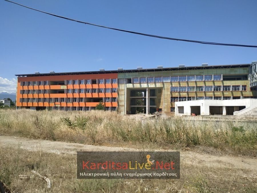 Τυπικό και ουσιαστικό βήμα για το Διοικητήριο Καρδίτσας μέσω της ανακοίνωσης πρόθεσης χρηματοδότησης - Φθορές από εγκατάλειψη και θεομηνίες