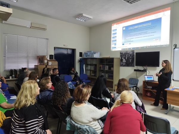 Ενημέρωση των εκπαιδευομένων του ΣΔΕ Καρδίτσας για προγράμματα στήριξης της Απασχόλησης &amp; Επιχειρηματικότητας από την ΑΝ.ΚΑ. Α.Ε.