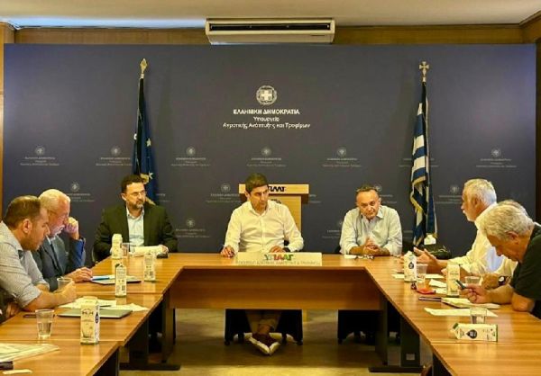 Συναντήσεις Αυγενάκη με Εθνική Διεπαγγελματική Οργάνωση Κρέατος και Κτηνοτροφίας και με Πανελλήνια Ένωση Κτηνοτρόφων