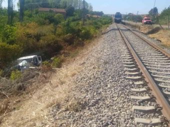 Σύγκρουση αμαξοστοιχίας με φορτηγάκι στο Σουφλί - Τραυματίας ο οδηγός