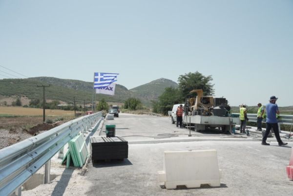 Στην κυκλοφορία παραδόθηκε η νέα γέφυρα στην π.Ε.Ο. Φαρσάλων – Βόλου