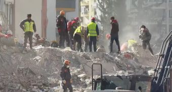 Πάνω από 16.000 οι νεκροί από τους σεισμούς σε Τουρκία και Συρία