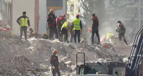 Πάνω από 16.000 οι νεκροί από τους σεισμούς σε Τουρκία και Συρία