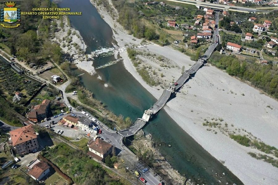 Ιταλία: Κατέρρευσε γέφυρα μήκους 260 μέτρων! (+Βίντεο)