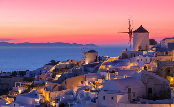 Η Απόλυτη Εμπειρία: Ηλιοβασίλεμα στο Αιγαίο με ένα Boat tour Santorini