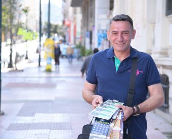 Γιώργος Θανασάκης: Ο λαχειοπώλης της Καρδίτσας με τη φιλανθρωπική δράση