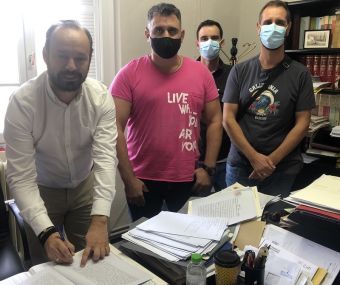 Υπεγράφησαν τα συμβόλαια αγοράς του οικοπέδου «Παπακωνσταντίνου» στο Μουζάκι όπου θα γίνει το νέο Κέντρο Υγείας