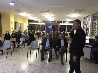 Γυμνάσιο - Λ.Τ. Μητρόπολης: Επιμορφωτικό σεμινάριο για το διαδίκτυο στα πλαίσια της Σχολής Γονέων