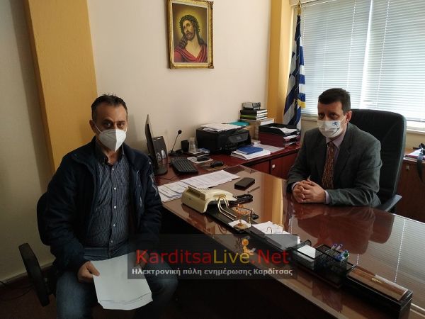 Στο Δ/ντή Δ.Ε. Καρδίτσας ο πρόεδρος των μαθητών του Εσπερινού ΕΠΑΛ Καρδίτσας που ζήτησε συνέχιση της διαδικτυακής διδασκαλίας (+Βίντεο)