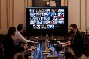 Ανακοινώνει ανασχηματισμό της Κυβέρνησης ο Κυρ. Μητσοτάκης