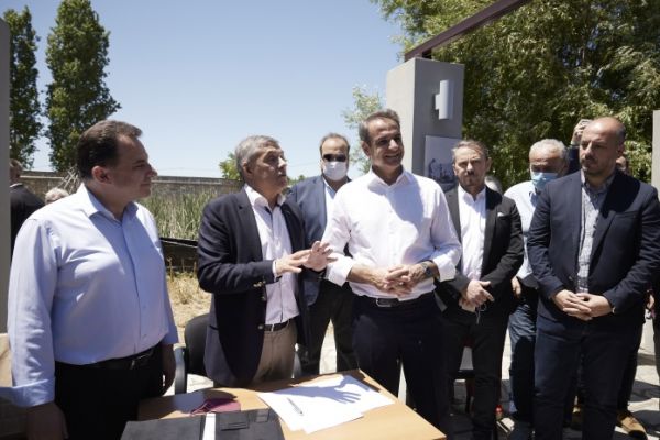 Επίσκεψη του Πρωθυπουργού Κυρ. Μητσοτάκη στη Λίμνη Κάρλα και στο Θερμοκηπιακό Πάρκο Κυκλικής Οικονομίας του Π. Θ.
