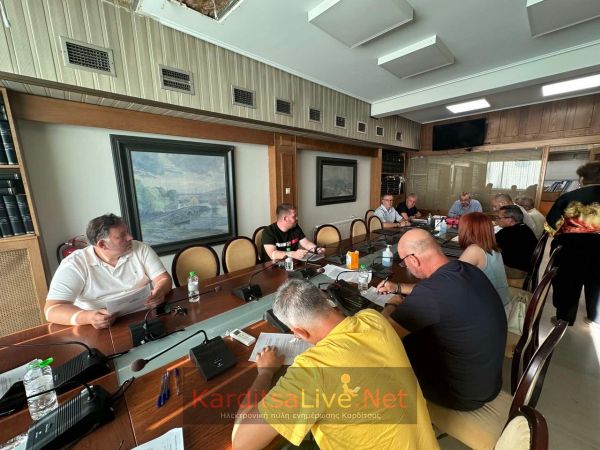 Ενέργειες του Επιμελητηρίου Καρδίτσας για στήριξη των επιχειρηματιών στην πλατεία «Καραόλη και Δημητρίου» (Δικαστηρίων)