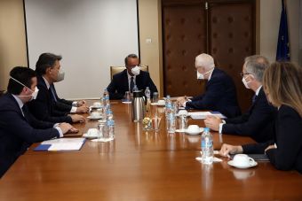 Η Τράπεζα CEB και η Συνεταιριστική Τράπεζα Καρδίτσας υπέγραψαν δανειακή σύμβαση για τη στήριξη της απασχόλησης στην Ελλάδα