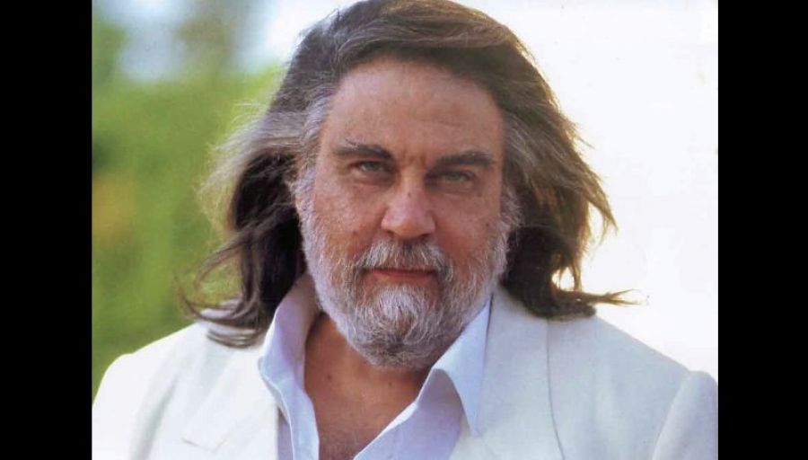 Πέθανε ο Βαγγέλης Παπαθανασίου