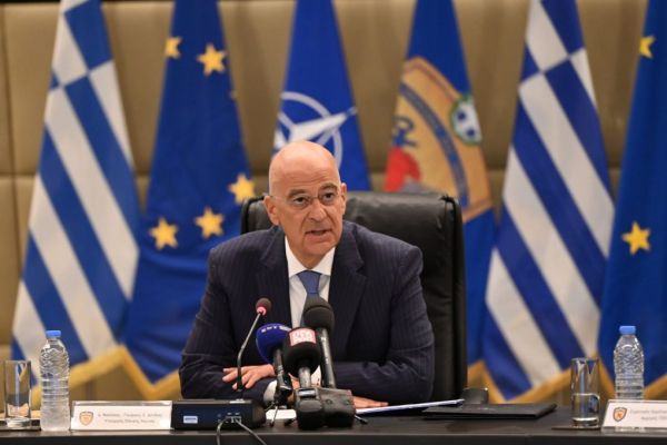Δένδιας: Όλοι στον Στρατό Ξηράς από το 2026 – Σαρωτικές αλλαγές σε θητεία, δομή, στρατόπεδα