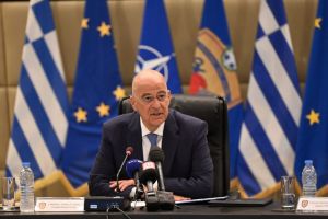 Δένδιας: Όλοι στον Στρατό Ξηράς από το 2026 – Σαρωτικές αλλαγές σε θητεία, δομή, στρατόπεδα